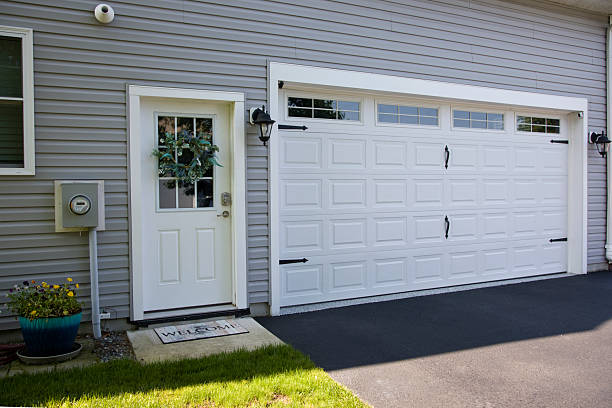 24/7 Emergency Garage Door Panel Replacement experts in Van Buren County County, MI